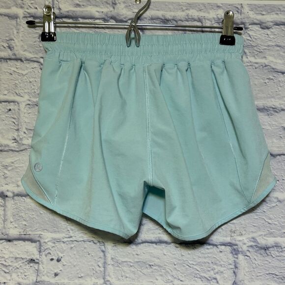 Lululemon Hotty Hot Short II (Long 4")
Ice Milk - Picture 6 of 14